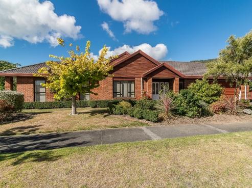 1 Papawai Grove, Waikanae