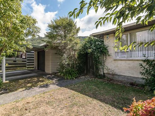 14 Denver Grove, Totara Park