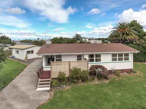 12 Lipscombe Road, Kaiaua