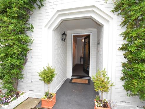 218 Highgate, Roslyn