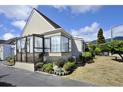 1/4 Byron Place, Stoke