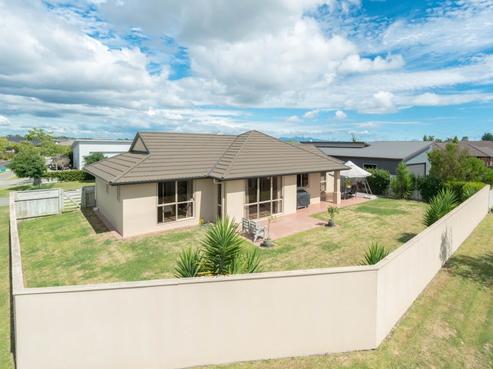 2 Camberley Way, Huntington