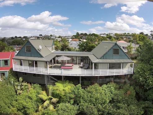 12A Polkinghorne Drive, Manly