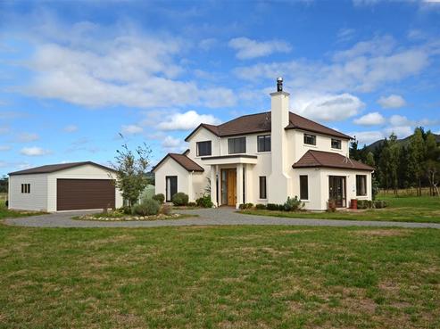 10 Algies Road, Featherston