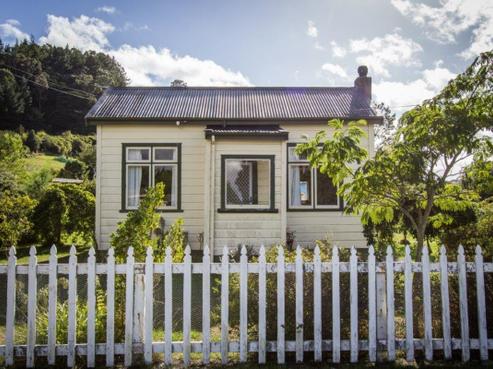 15 Brandon Street, Featherston
