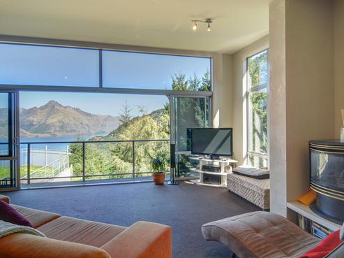 6C Miller Place, Fernhill/Sunshine Bay