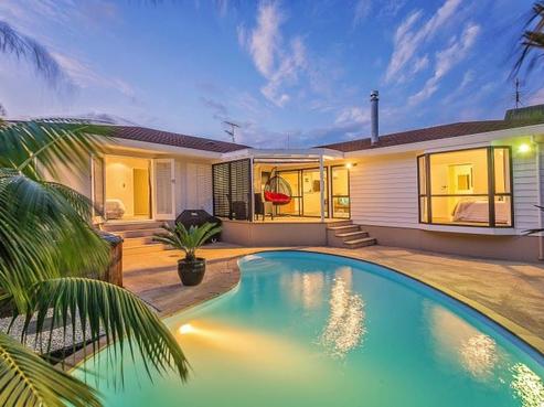 875 Beach Road, Waiake