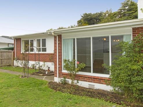 210 Waddington Drive, Naenae