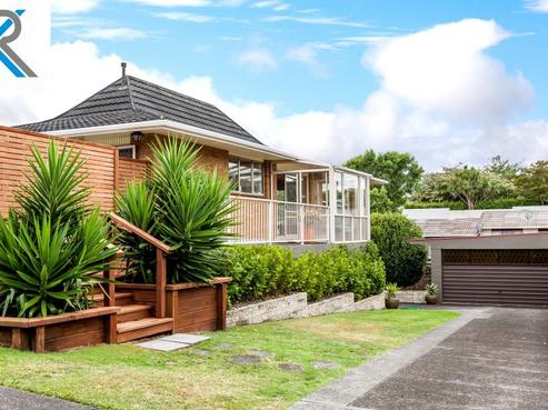 4 Valintine Place, Strandon