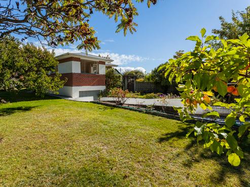 161 Alison Avenue, Albert Town