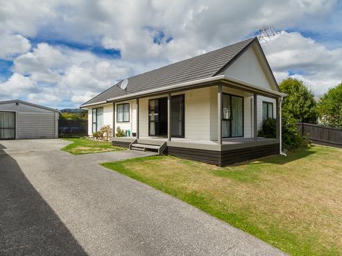 22 Delaware Grove, Totara Park