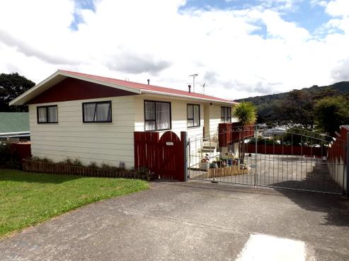 8 Oaklands Grove, Clouston Park