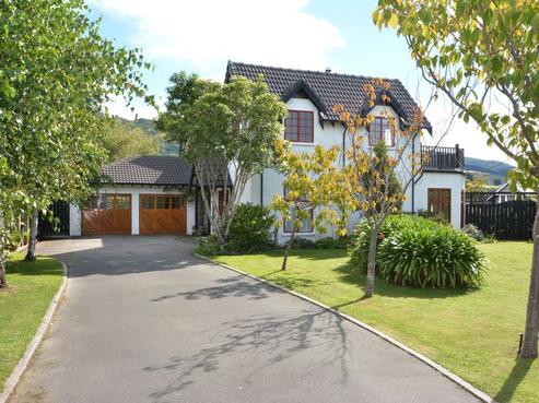 1 Hadley Close, Glenleith