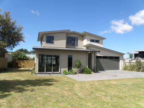 204B Sylvia Road, Whangamata