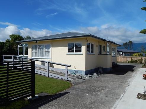 24 Disraeli Street, Westport