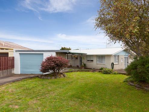 8 Leon Place, Waitara