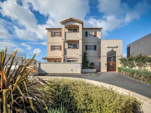 3/270 Onewa Road, Birkenhead