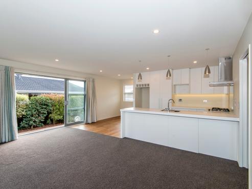 112 Rocking Horse Road, Southshore