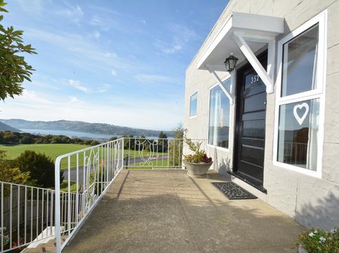 352 Stuart Street, Roslyn