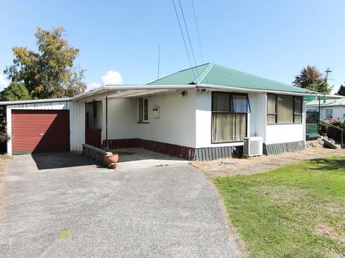 70 Robinson Avenue, Holdens Bay