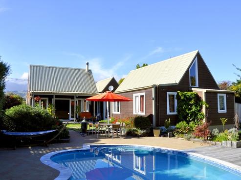 6 Balmoral Place, Stoke