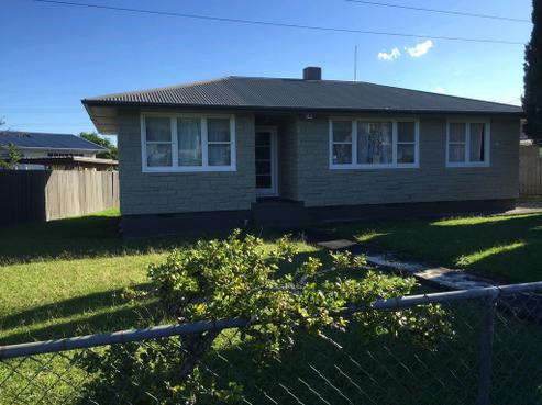 51 Fisher Crescent, Otara