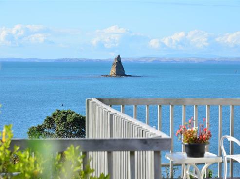 1051B Whangaparaoa Road, Tindalls Beach