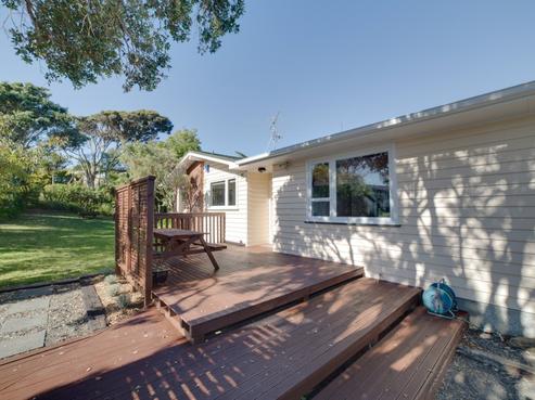 64 Gurney Road, Kelson