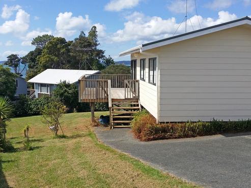 12 Mera Road, Algies Bay