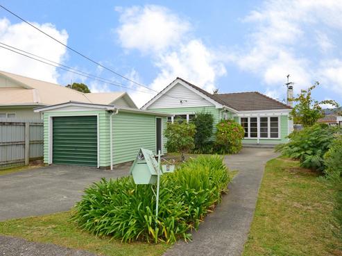 8 Poplar Grove, Ebdentown