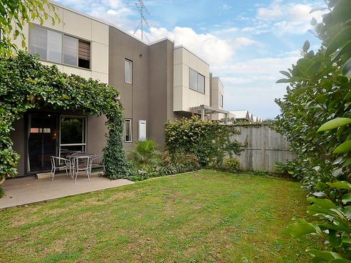 8/21 Hunters Park Drive, Three Kings