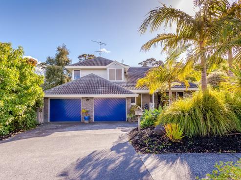 17 Woodfern Crescent, Titirangi