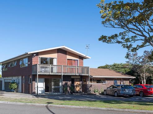 4 Stonebridge Park Drive, Holdens Bay