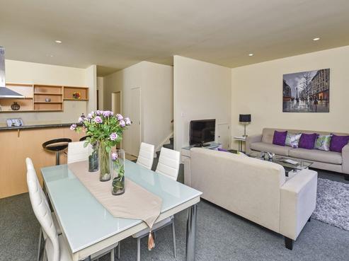 32/11 The Avenue, Albany