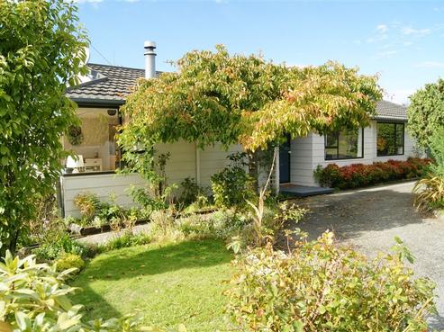 33 Domain Road, Waipawa