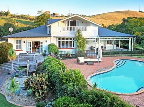 2 Holdens Road, Clevedon