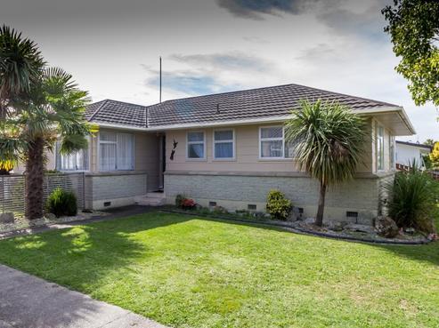 23 Duckworth Crescent, Greenmeadows