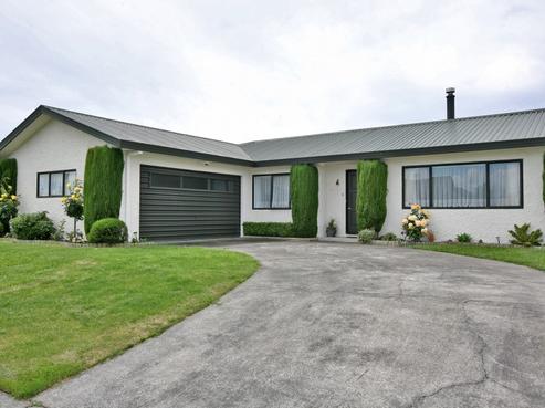 7 Alan Styles Place, Greenmeadows