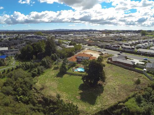 93 Thomas Road, Huntington