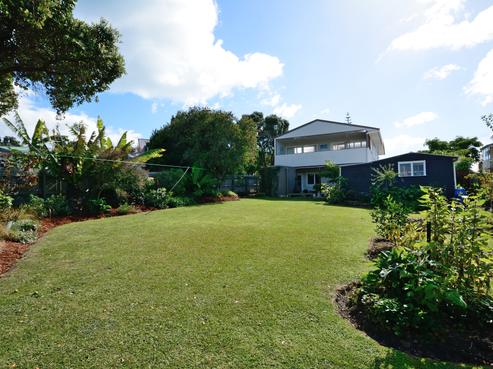 1377 Whangaparaoa Road, Army Bay