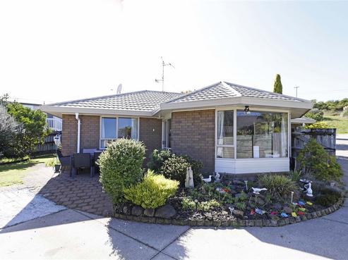 70 Dixon Road, Glenview