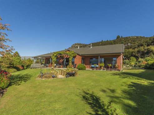 16 Rockhaven, Albert Town