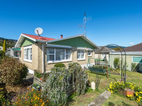 2/2 Willow Avenue, Stoke