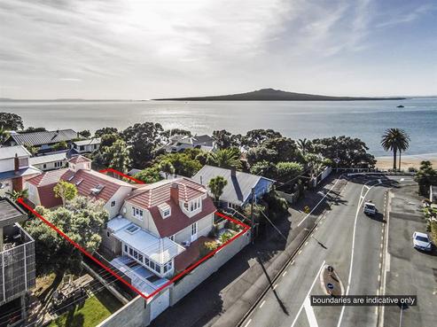 8 Old Lake Road, Narrow Neck