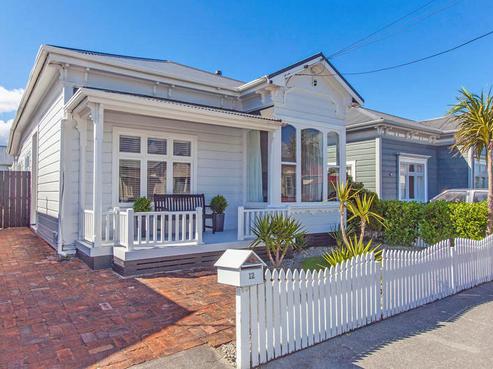 12 Beach Street, Petone