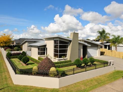 38 Palliser Drive, Huntington