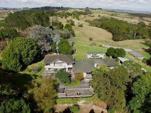 585 Whitford Road, Whitford