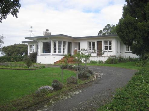 618 Highway 22, Pukekawa