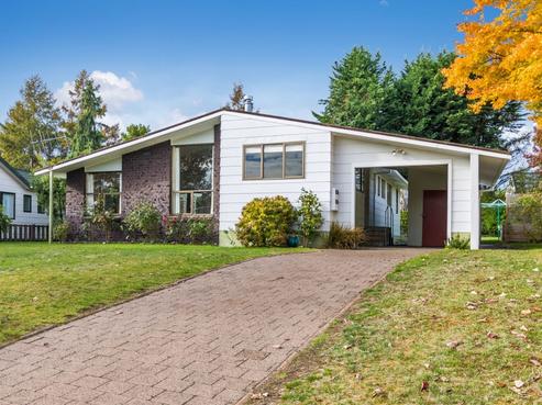 8 Gibbs Place, Kinloch