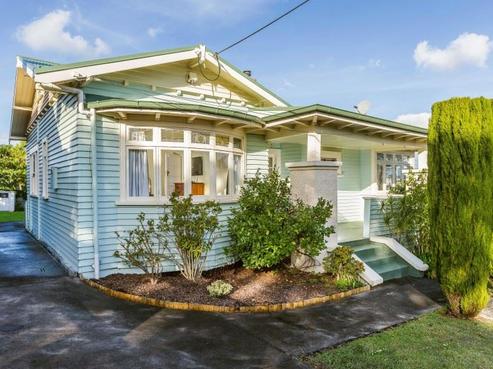 46 Lake Road, Narrow Neck